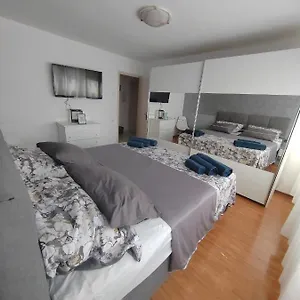 https://apartment-sea-queen.splithotels.org